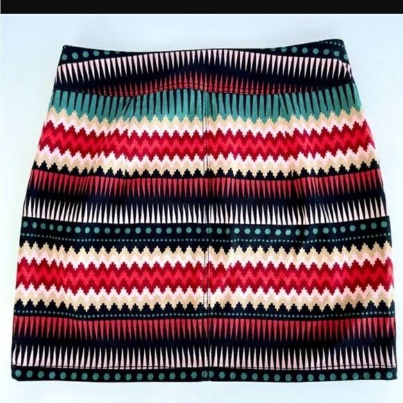 H&M divided geometric print skirt - Picture 6 of 6